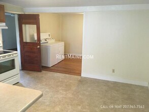 269 1/2 French St in Bangor, ME - Building Photo - Building Photo