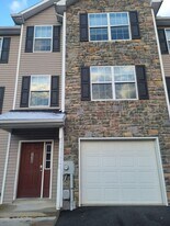 238 Crown Ct in Waynesboro, PA - Building Photo