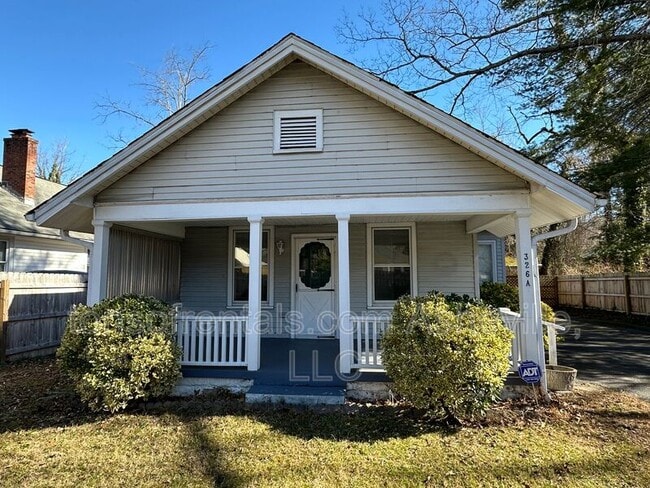 326 Spring St in Hendersonville, NC - Building Photo - Building Photo
