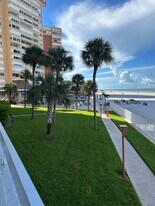 17940 Gulf Blvd, Unit Redington Towers 3 - 1F in Redington Shores, FL - Building Photo
