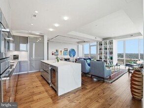 1781 N Pierce St in Arlington, VA - Building Photo - Building Photo