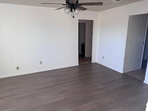 1435 26th St NE in Paris, TX - Building Photo - Building Photo