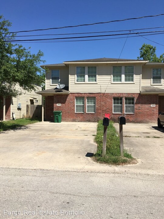 5909 Allison Rd in Houston, TX - Building Photo