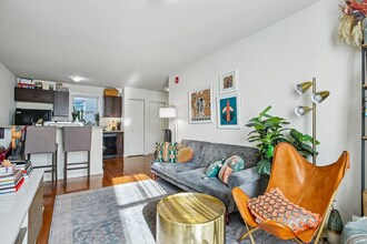 324 4th St, Unit 3 in Jersey City, NJ - Building Photo - Building Photo