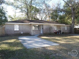 2145 Louisiana Ave in Savannah, GA - Building Photo