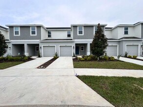 7627 WATERSCAPE Dr in Groveland, FL - Building Photo - Building Photo