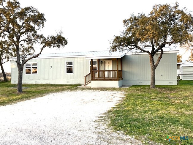 4001 FM 20 in Seguin, TX - Building Photo - Building Photo