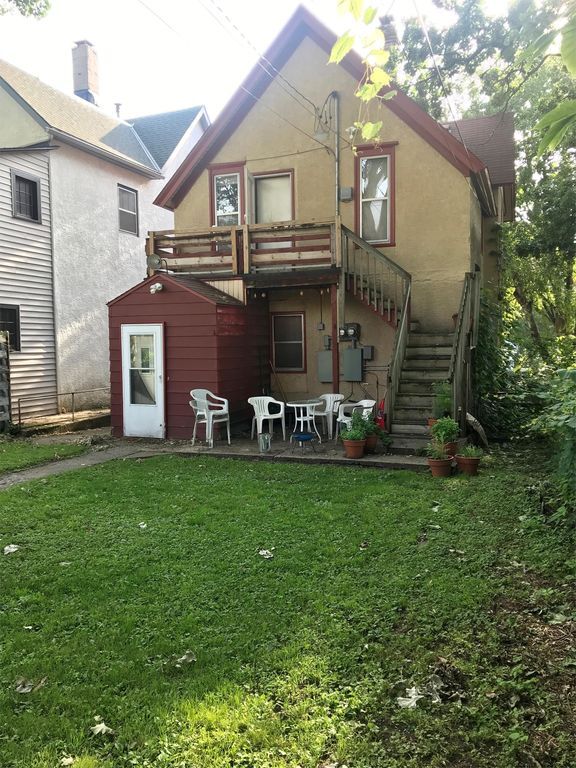 2639 NE Taylor St in Minneapolis, MN - Building Photo - Building Photo