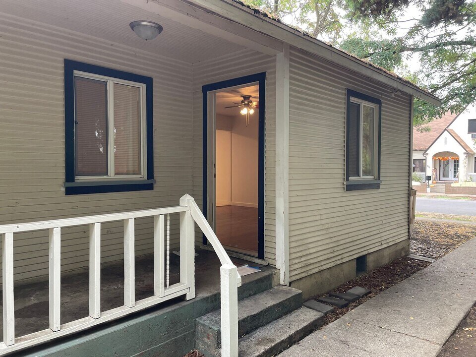514 Franquette St in Medford, OR - Building Photo