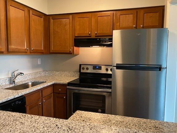 153 Thierman Ln in St Matthews, KY - Foto de edificio