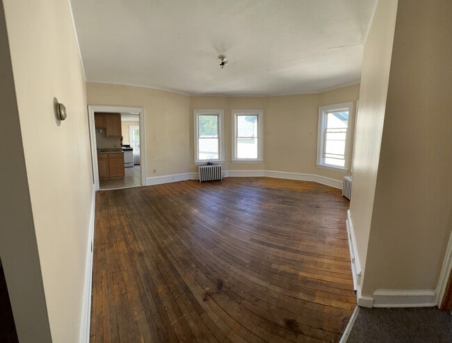27 Loomis St, Unit 5 in Burlington, VT - Foto de edificio - Building Photo