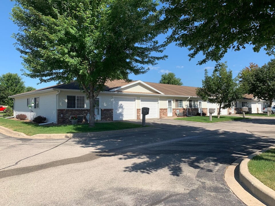 The Gardens at Kristy Apartments in Onalaska, WI - Foto de edificio