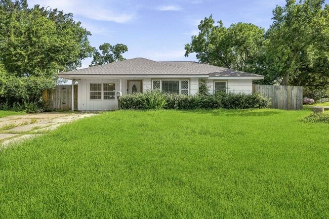 property at 1502 15th Ave N