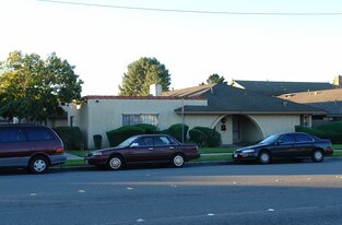 1658 W Orangewood Ave in Anaheim, CA - Building Photo