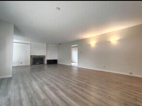 4417 A Pkwy in Sacramento, CA - Building Photo - Building Photo