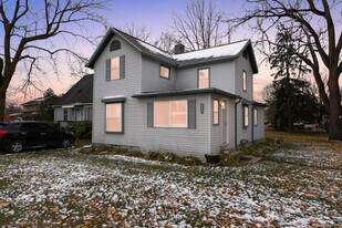 56733 Grand River Ave in New Hudson, MI - Building Photo