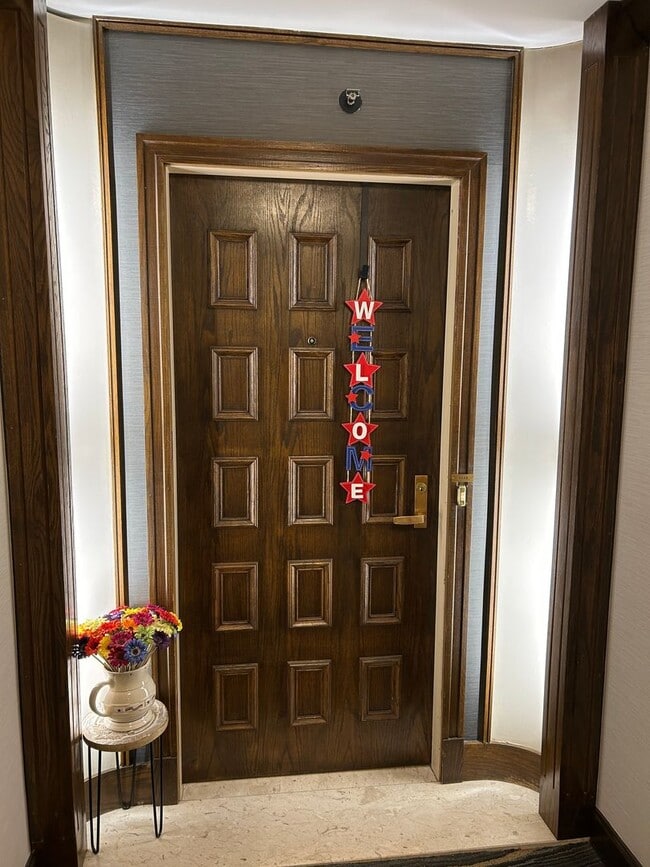 1300 Crystal Dr in Arlington, VA - Building Photo - Building Photo