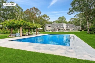 28 Old Meeting House Rd in Quogue, NY - Building Photo - Building Photo