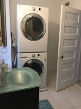 1894 Beacon St, Unit 2 in Brookline, MA - Building Photo - Building Photo