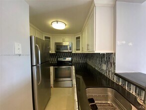 1990 Marseille Dr in Miami Beach, FL - Building Photo - Building Photo
