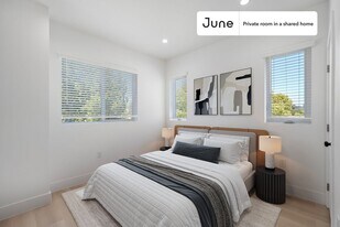 Room in Shared 4 bed/3 bath home in Los Angeles, CA - Building Photo