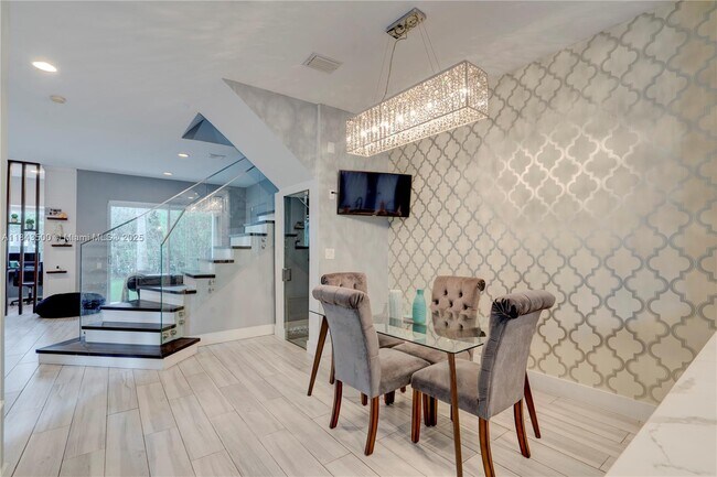 property at 1364 Harbor Vw W