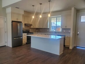 1941 Camino Del Prado in Santa Rosa, CA - Building Photo - Building Photo