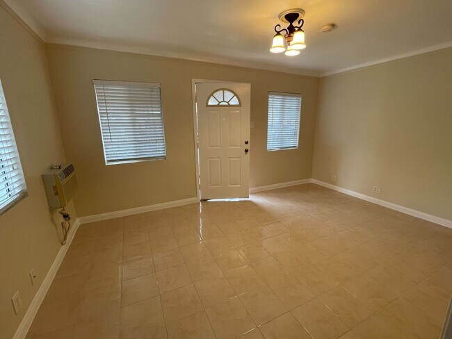319 N Coronado St in Los Angeles, CA - Building Photo - Building Photo