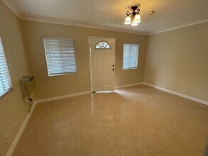 319 N Coronado St in Los Angeles, CA - Building Photo - Building Photo