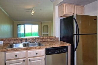 13941 Fairway Island Dr in Orlando, FL - Building Photo - Building Photo