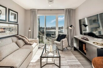 240 Congress Ave in New Haven, CT - Building Photo - Building Photo