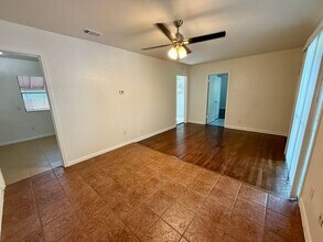 1400 Justin Ln in Austin, TX - Building Photo - Building Photo