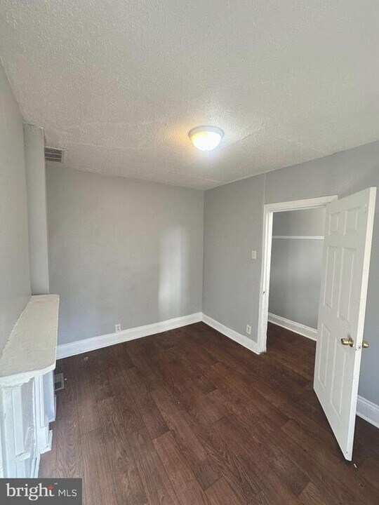 30 Asbury St in Trenton, NJ - Building Photo