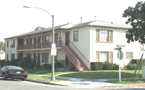 100-106 E Beacon St in Alhambra, CA - Building Photo