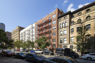 225 W 70th St in New York, NY - Building Photo - Primary Photo