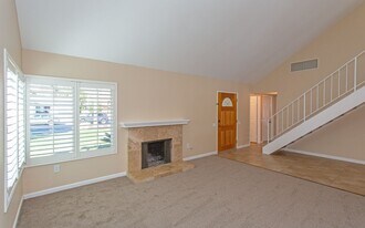 1027 Hazen Dr in San Marcos, CA - Building Photo