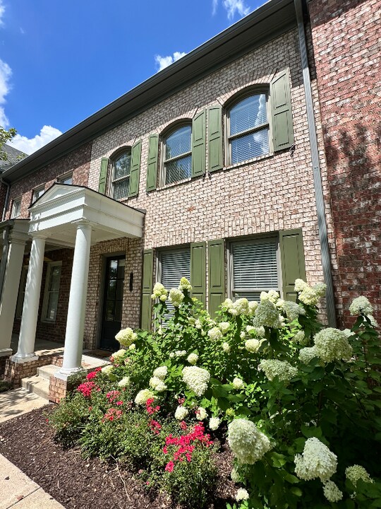 1003 Cumberland Park Dr in Franklin, TN - Building Photo