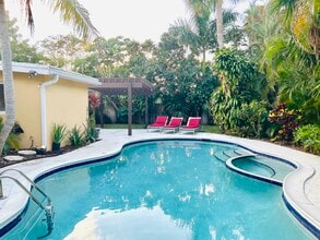 2169 Imperial Point Dr in Fort Lauderdale, FL - Building Photo - Building Photo