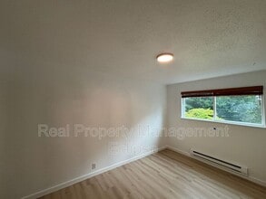 15548 27th Ave NE in Shoreline, WA - Building Photo - Building Photo