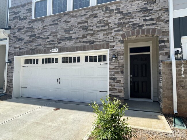 14019 Martin Hill Wy in Charlotte, NC - Building Photo - Building Photo