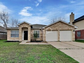 17602 Coventry Oaks Dr in Houston, TX - Building Photo