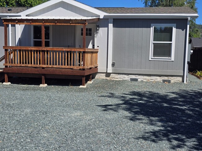 2178 Lower River Rd in Grants Pass, OR - Building Photo - Building Photo