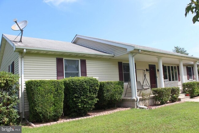 873 Skeeter Neck Rd in Frederica, DE - Building Photo - Building Photo