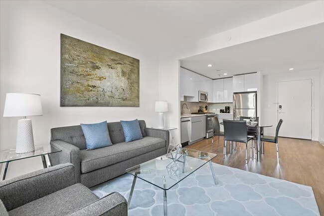 57 Bank St in White Plains, NY - Building Photo - Building Photo