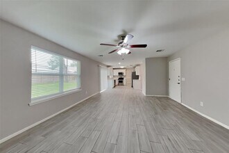 9219 Palm Shores Dr in Spring, TX - Building Photo - Building Photo