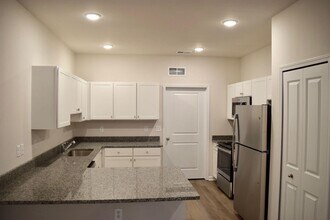 29330 Towne Center Cir in Warren, MI - Building Photo - Building Photo