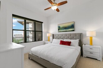 101 Bowen St in Dallas, TX - Building Photo - Building Photo