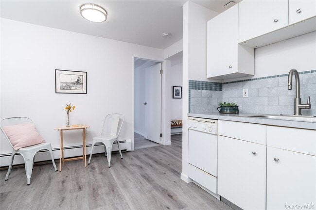 1095 US-9W in Nyack, NY - Building Photo - Building Photo