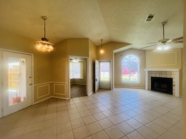 1305 SW 96th St in Oklahoma City, OK - Building Photo - Building Photo