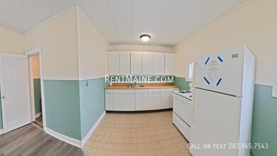 55 Union St, Unit 1 in Brewer, ME - Foto de edificio - Building Photo